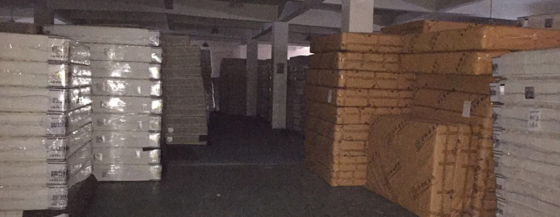 公司產(chǎn)品倉儲車間